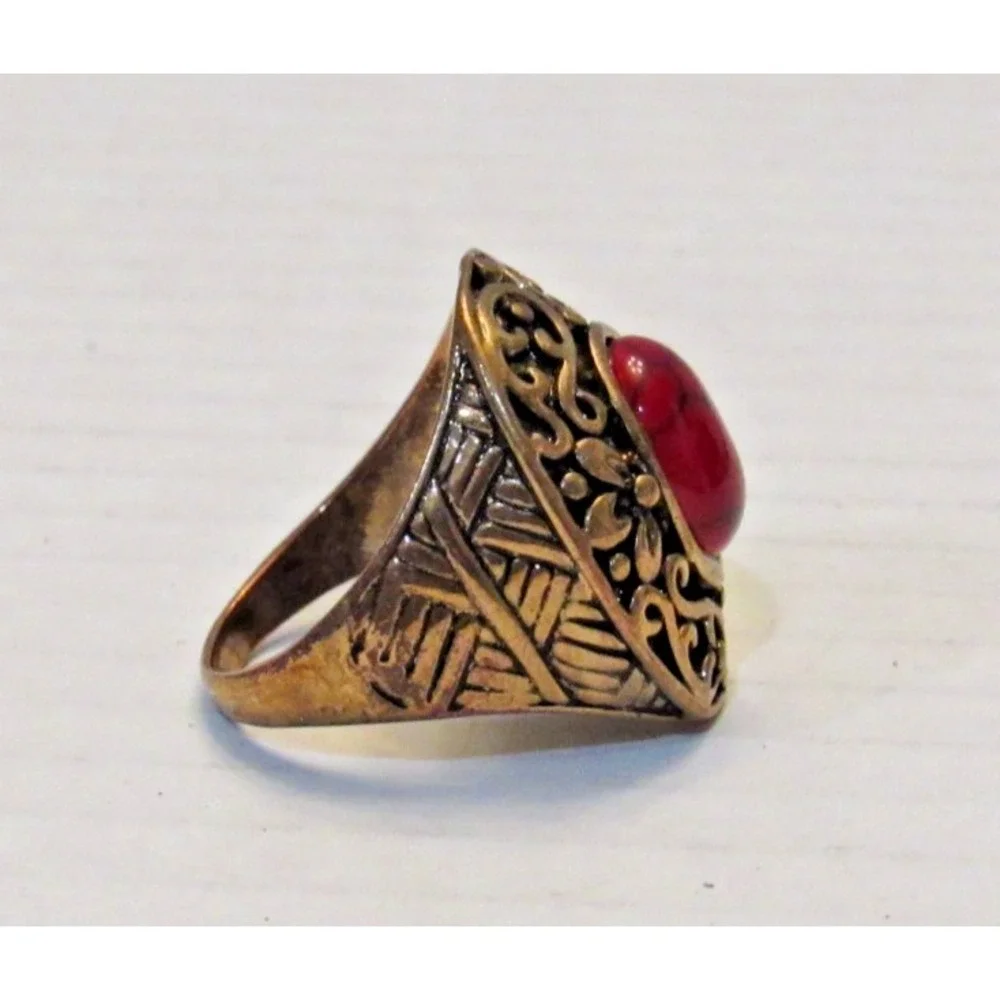 Vintage Style Red Faux Turquoise Filigree Cocktail Ring Gold Tone Size 10.5